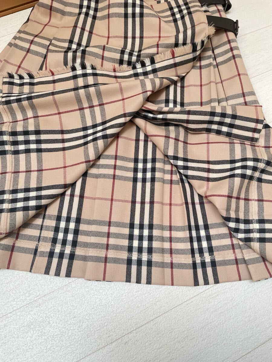 バーバリーロンドン　ラップスカート　膝丈　ベージュ　ノバチェック　ウール　英国製 バーバリーロンドン ラップスカート 膝丈 ベージュ ノバチェック