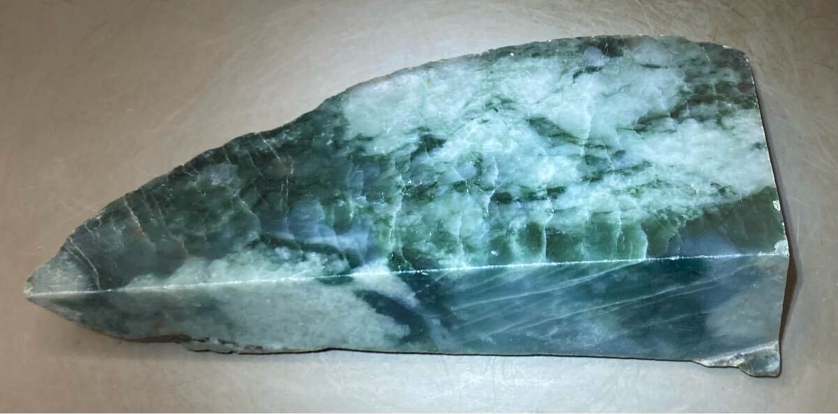 ミャンマー産大きな天然本翡翠原石995g3面カット内1面のみ磨き済み[JADEITE]綺麗^ ^ /【Buyee】 Buyee ...