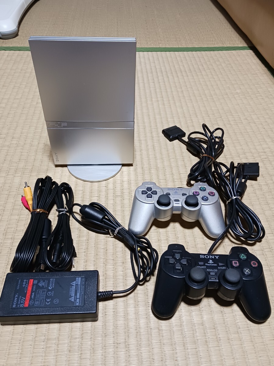 【500円引きクーポン】 動作品】PlayStation2本体（SCPH-75000 /サテンシルバー） PS2 本体