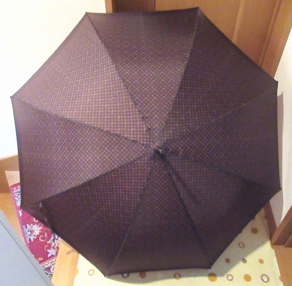 LOUIS VUITTON　 ルイヴィトン　モノグラム　長傘　プッシュ式 LOUIS VUITTON ルイヴィトン モノグラム 長傘 プッシュ式 ルイ