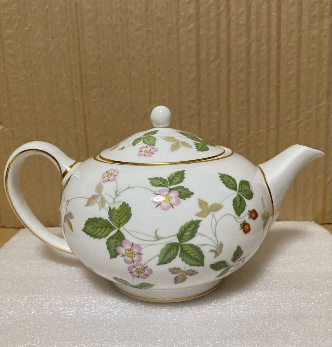 ウェッジウッド ワイルドストロベリー ティーポット WEDGWOOD