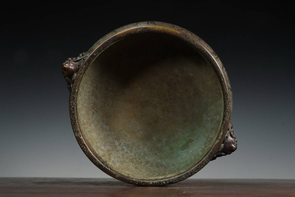 『古』【銅嵌銀絲 饕餮紋 三足双獅耳 香炉 重量2749g】銅 時代唐物 / 明清時代 唐物 人間国宝 李朝 高麗 古玩 古董 /【Buyee ...