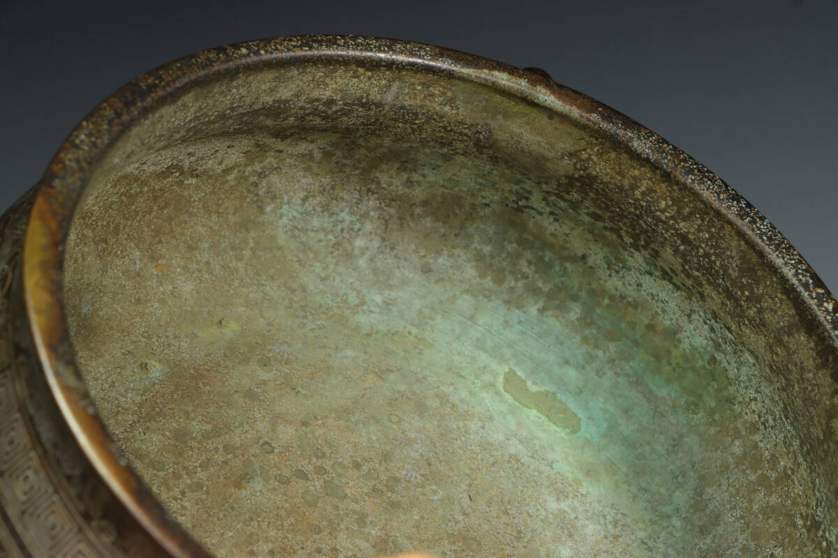 『古』【銅嵌銀絲 饕餮紋 三足双獅耳 香炉 重量2749g】銅 時代唐物 / 明清時代 唐物 人間国宝 李朝 高麗 古玩 古董 /【Buyee ...