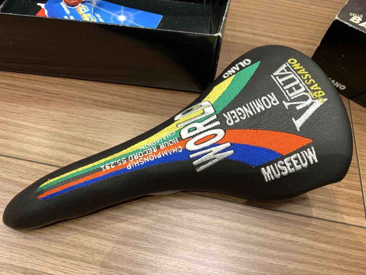 Selle vélo de route Bassano Vuelta Italy Excalibur noire