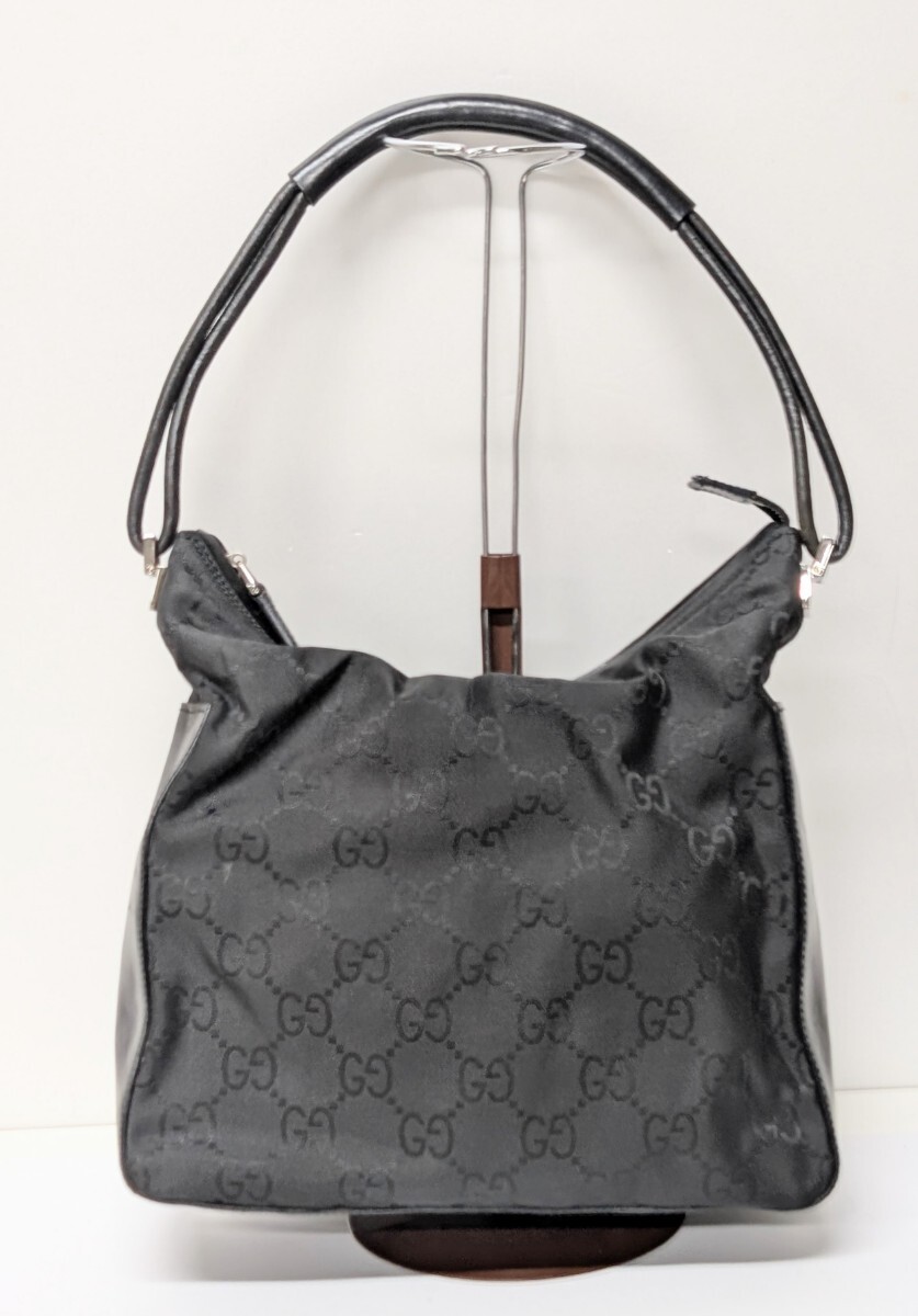 極美品 GUCCI 高級 シマ レザー ショルダーバッグ ブラック 斜め掛け 美品 GUCCI シマ ショルダーバッグ 斜め掛け レザー ゴールド