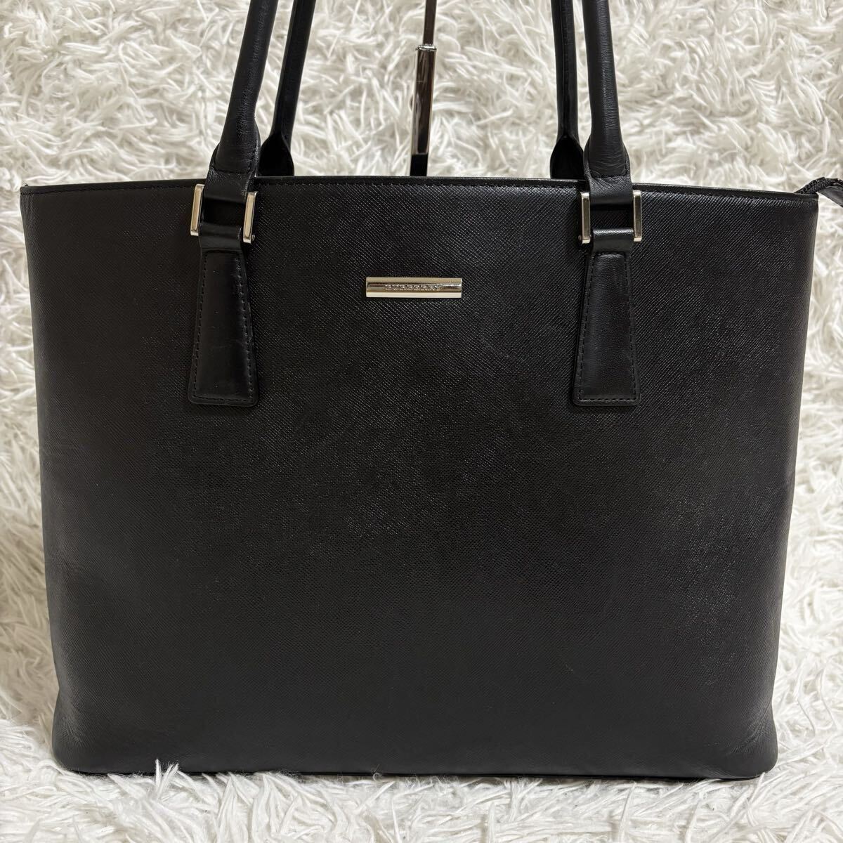 大容量 バーバリーブラックレーベル ロゴプレート トートバッグ レザー バケツ 大容量 バーバリーブラックレーベル ロゴプレート トートバッグ レザー