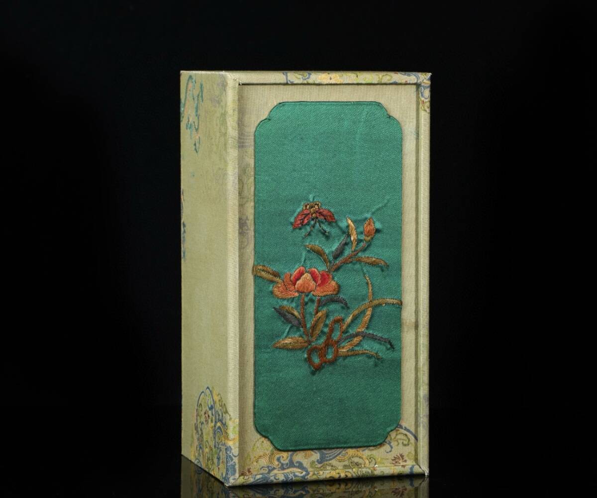 御泓軒 『明朝時代 寿山石 紅田石彫 成化皇帝之寶 瑞獣鈕寶璽印章 礼部造 箱付』極細工・古賞物・中国古玩・中国古美術 /【Buyee ...