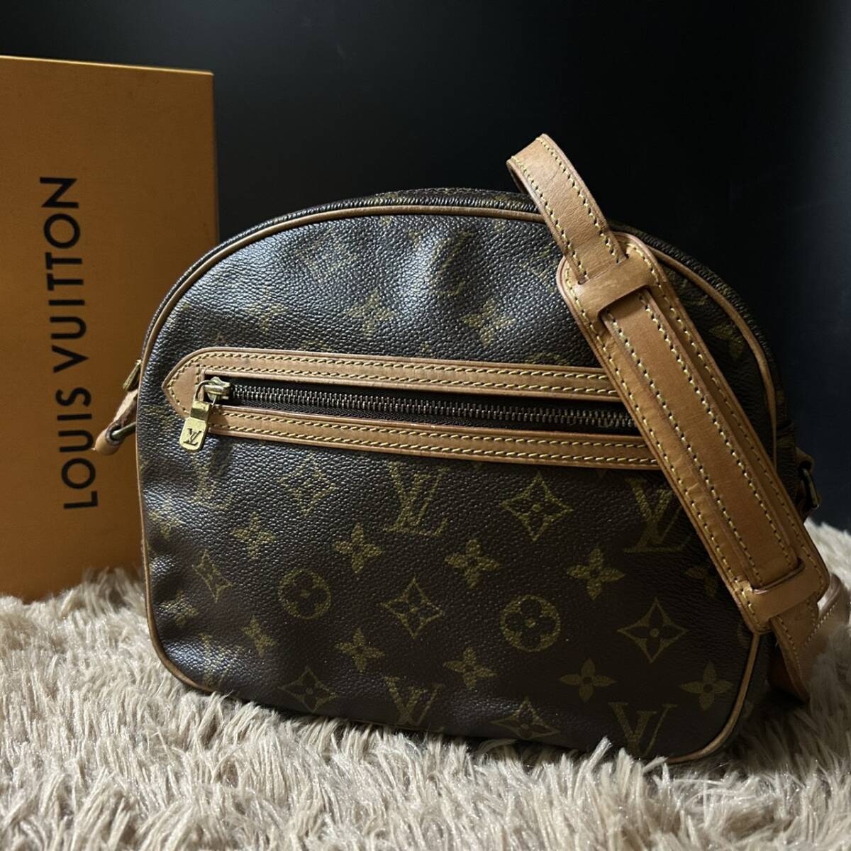 ◇【LOUIS VUITTON ルイ・ヴィトン】トゥルース トワレット28 M47522 ポーチ モノグラム