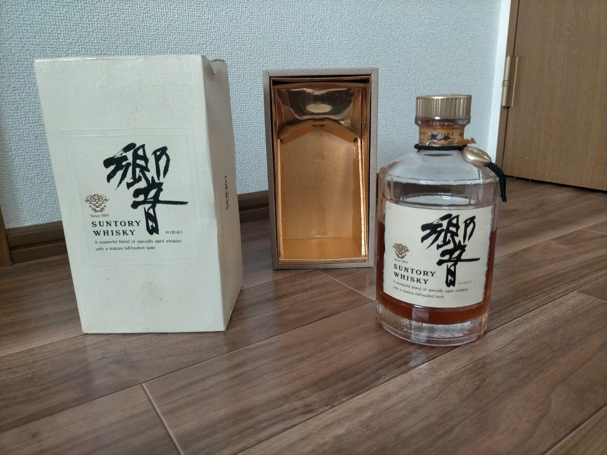 古酒 未開栓 訳あり】サントリー 響 HIBIKI 金キャップ 裏 古酒 未開栓 訳あり】サントリー 響 HIBIKI 金キャップ 裏