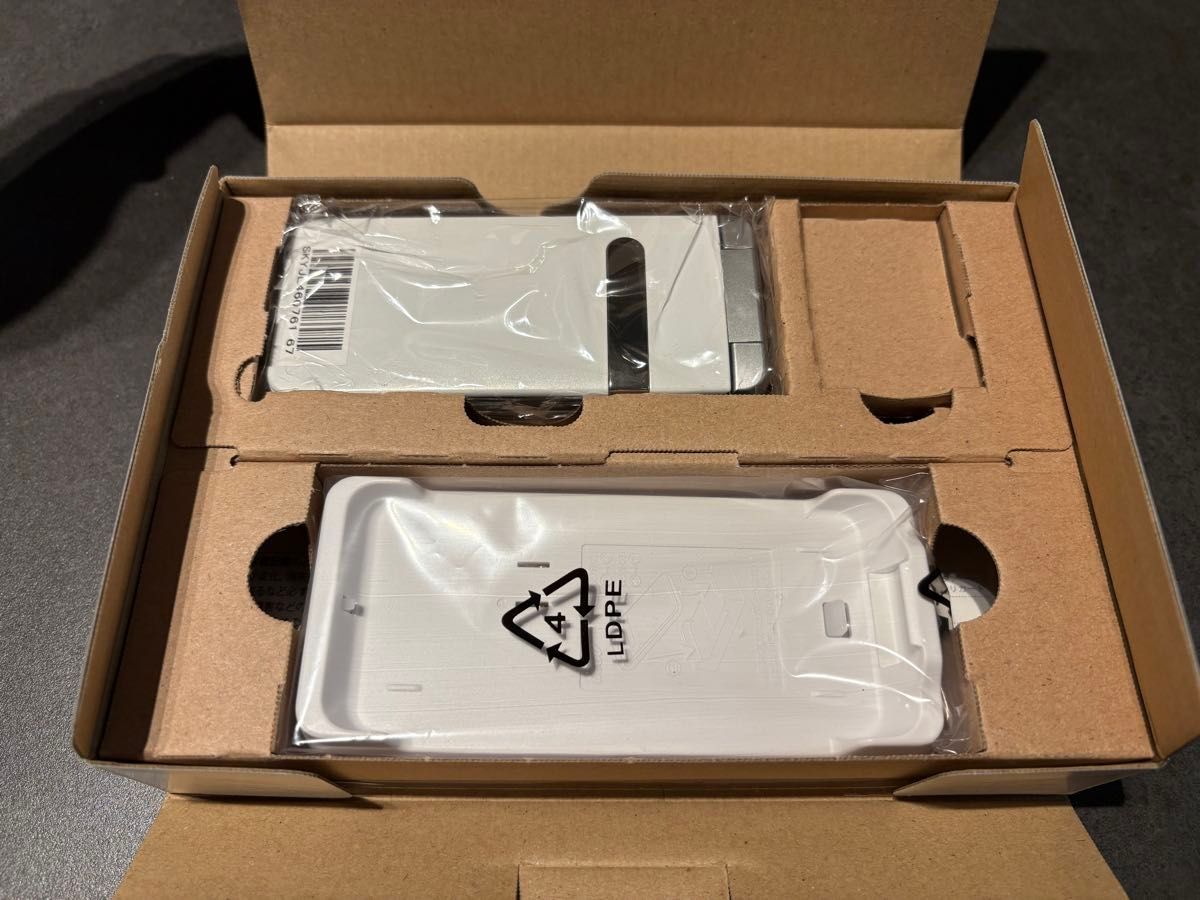 au GRATINA WHITE ガラケー 端末 携帯 新品 | Shop at JDirectItems