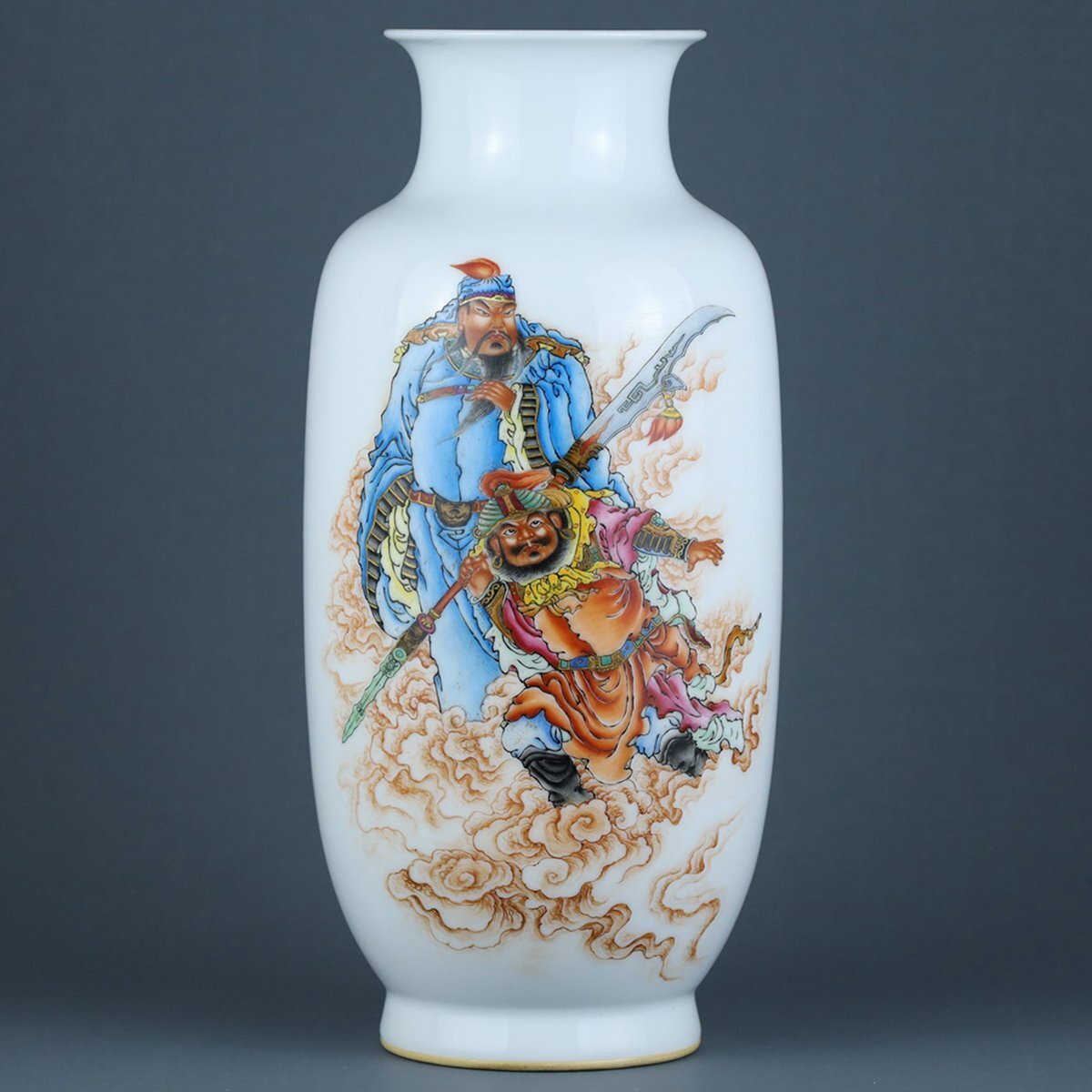 JJ☆ 中国古美術　清時代乾隆年製　斗彩花瓶 【麟趾呈祥】在銘 JJ☆ 中国古美術 清時代乾隆年製 斗彩花瓶 【麟趾呈祥】在銘 JJ☆ 中国