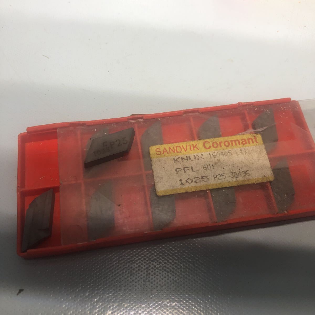 SANDVIK coromant チップ 新古品 CNMG12040858 P15/K15 TP15 p15 10個入2箱 p2510個入一