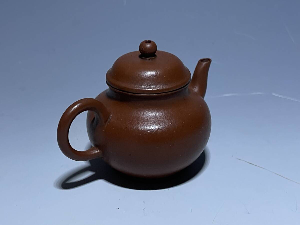 煎茶道具　俊峯作　紫砂　朱泥　鶴刻　急須　茶壷　C　9271 唐物 煎茶道具 中国美術 茶壺 紫砂壺 急須 紫砂 朱泥 急須一対 茶器