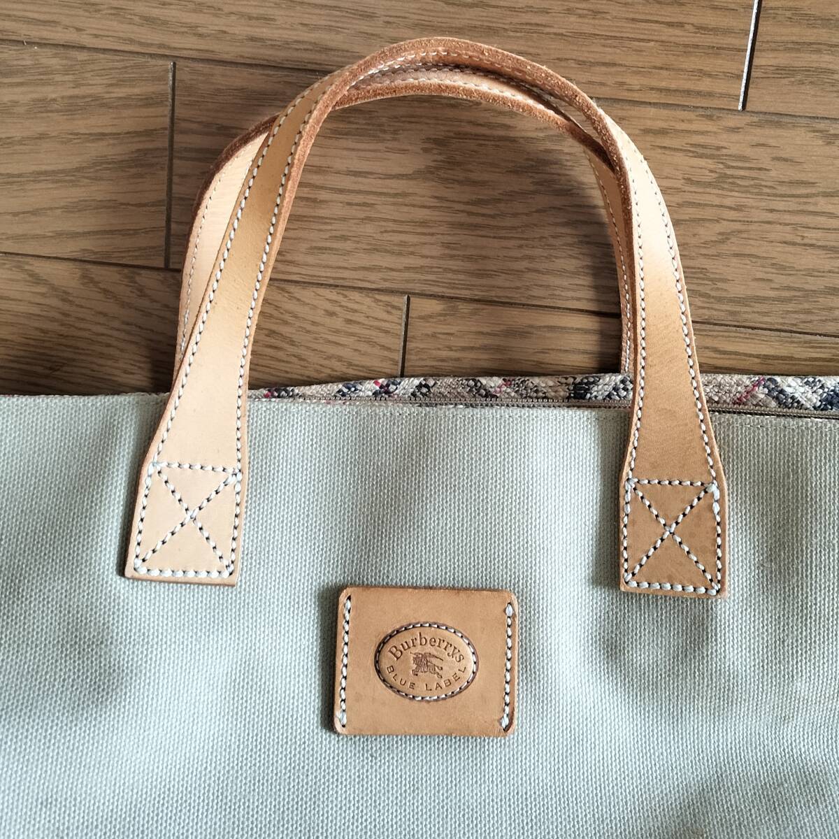 美品BURBERRY バーバリーハンドバッグベージュ系縦×横×マチ＝32×47