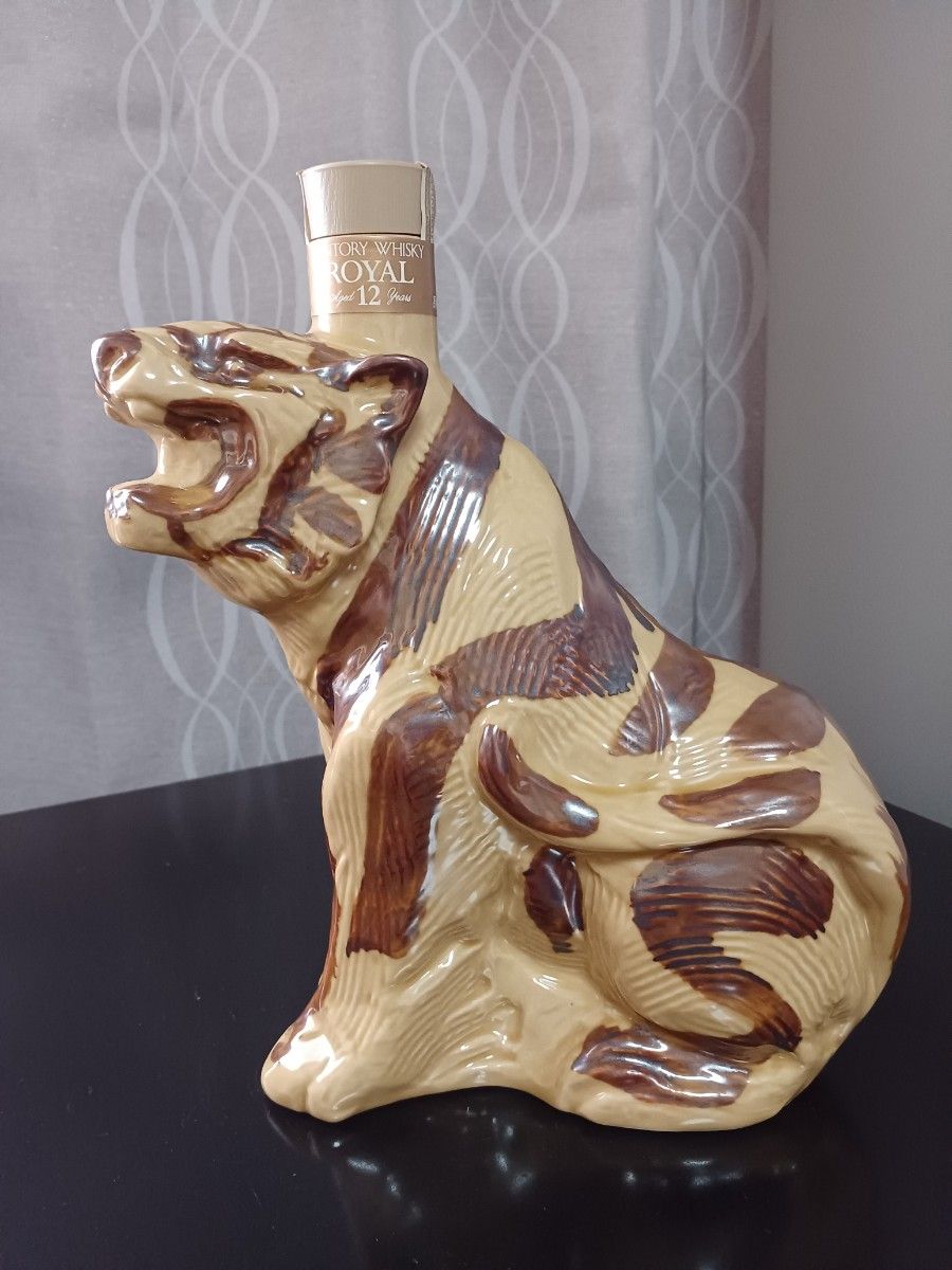SUNTORY ROYAL サントリー ローヤル12年 干支ボトル 寅歳 虎 陶器