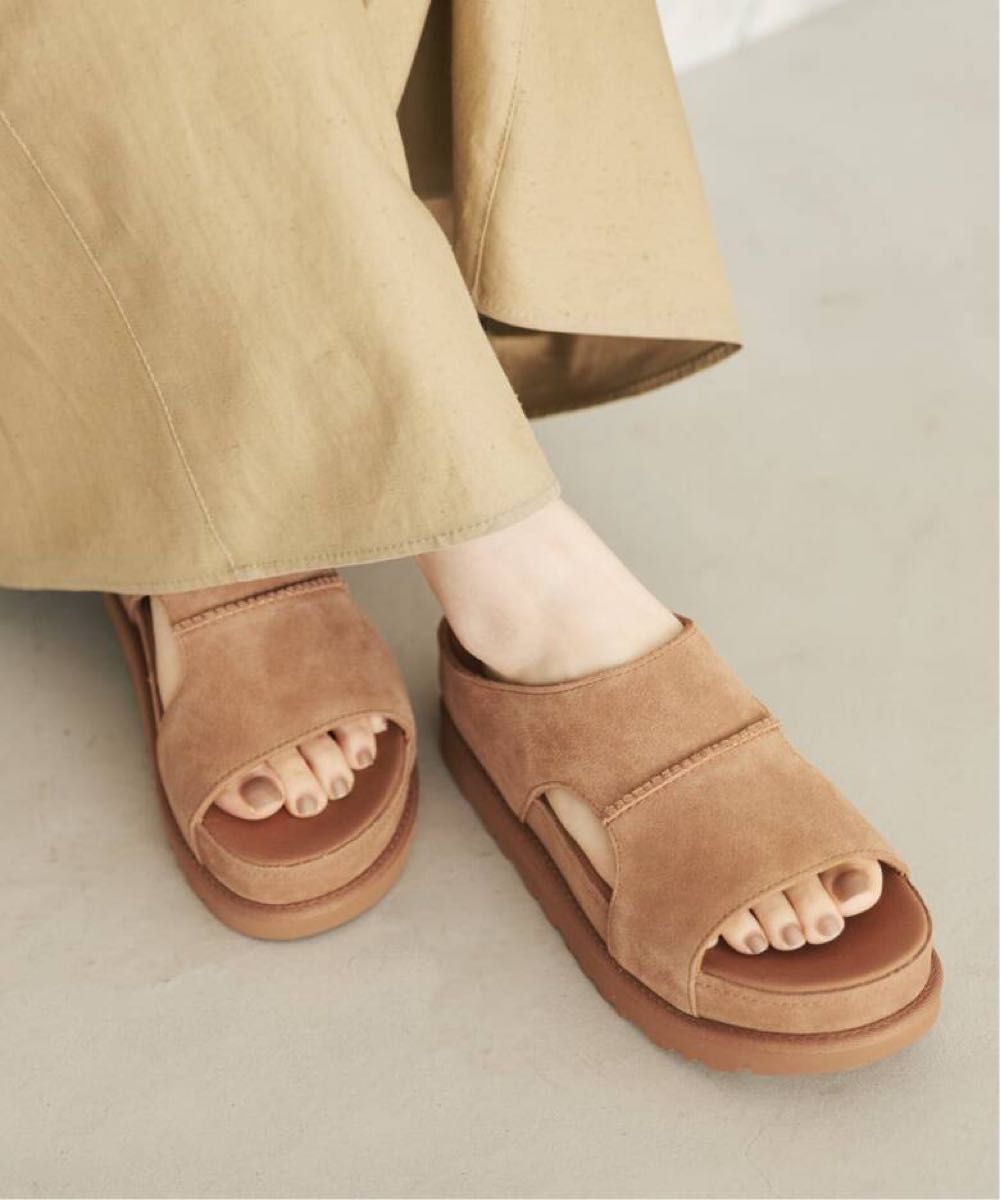 UGG W GOLDENSTAR CUTOUT サンダル UGG / アグ W GOLDENSTAR CUTOUT SLIDE サンダル | Shop at