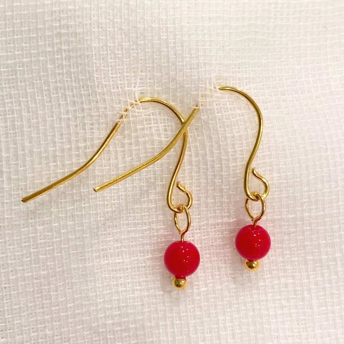 8-5-18D 赤珊瑚 染色 ピアス あるにん ハンドメイド | Shop at