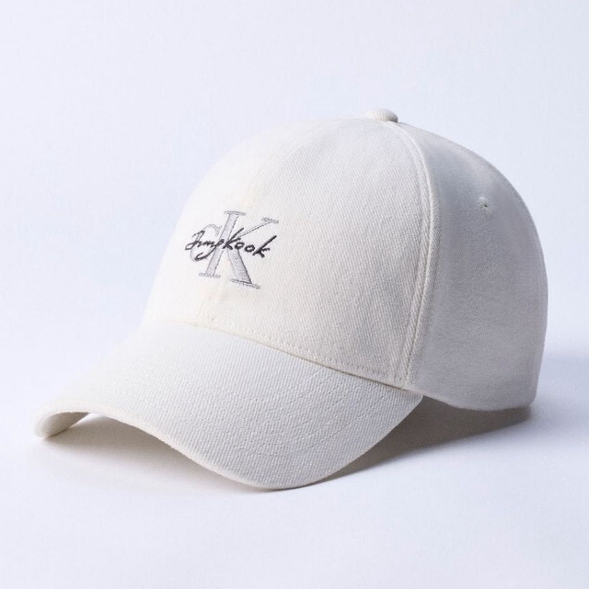 Jung Kook   ジョングク CK キャップ 即日 Jung Kook for Calvin Klein キャップ 白 cap グク | Shop at