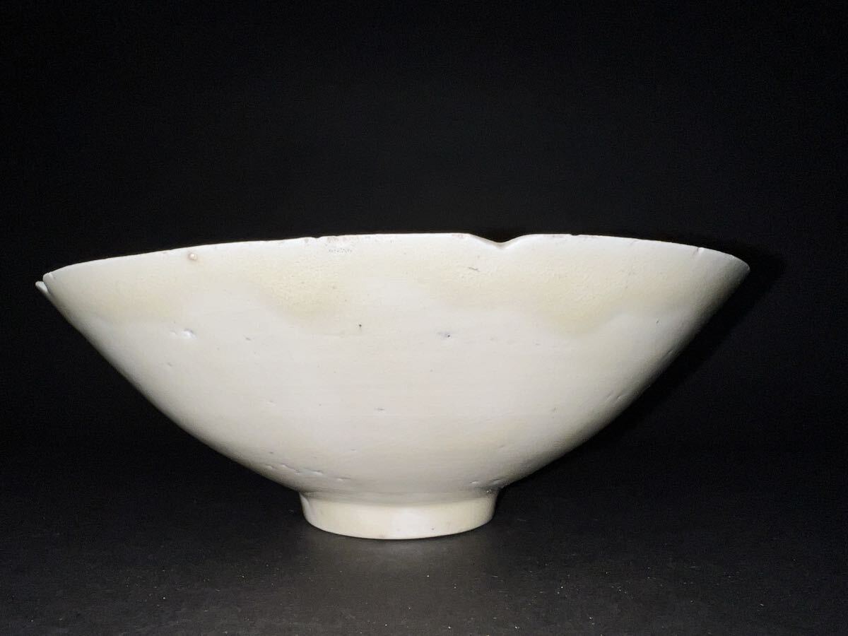 茶碗□古い台湾平茶碗 染付 古陶磁器 酒盃 時代物 花唐草 お茶道具