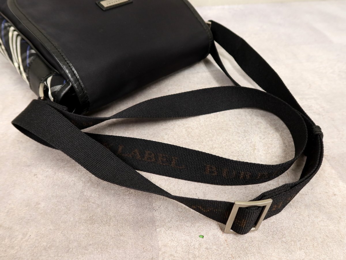 美品✨ Burberry Black Label ボディバッグ キャンバス 黒 美品✨ Burberry Black Label ボディバッグ キャンバス 黒 極美品