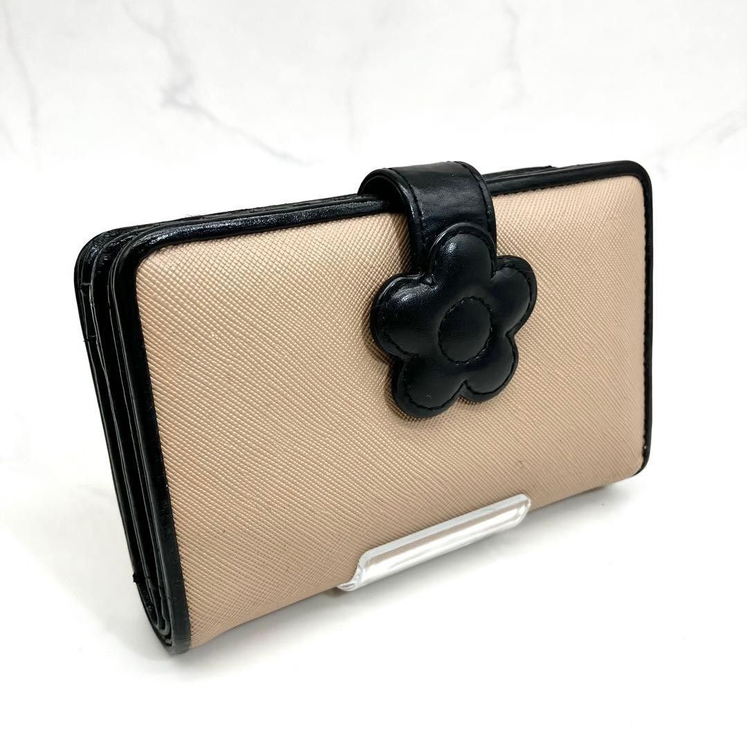 129【人気】MARY QUANT デイジー 二つ折り財布 スナップ ベージュ