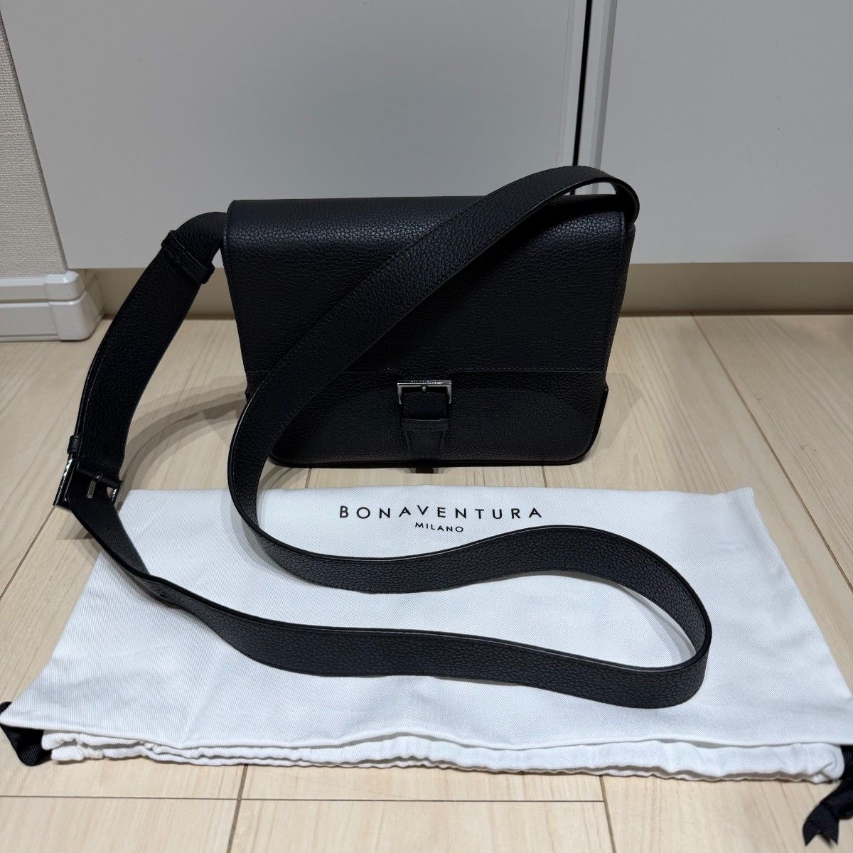 極美品】ボナベンチュラ ジーノ クロスボティバッグ シュリンクレザー