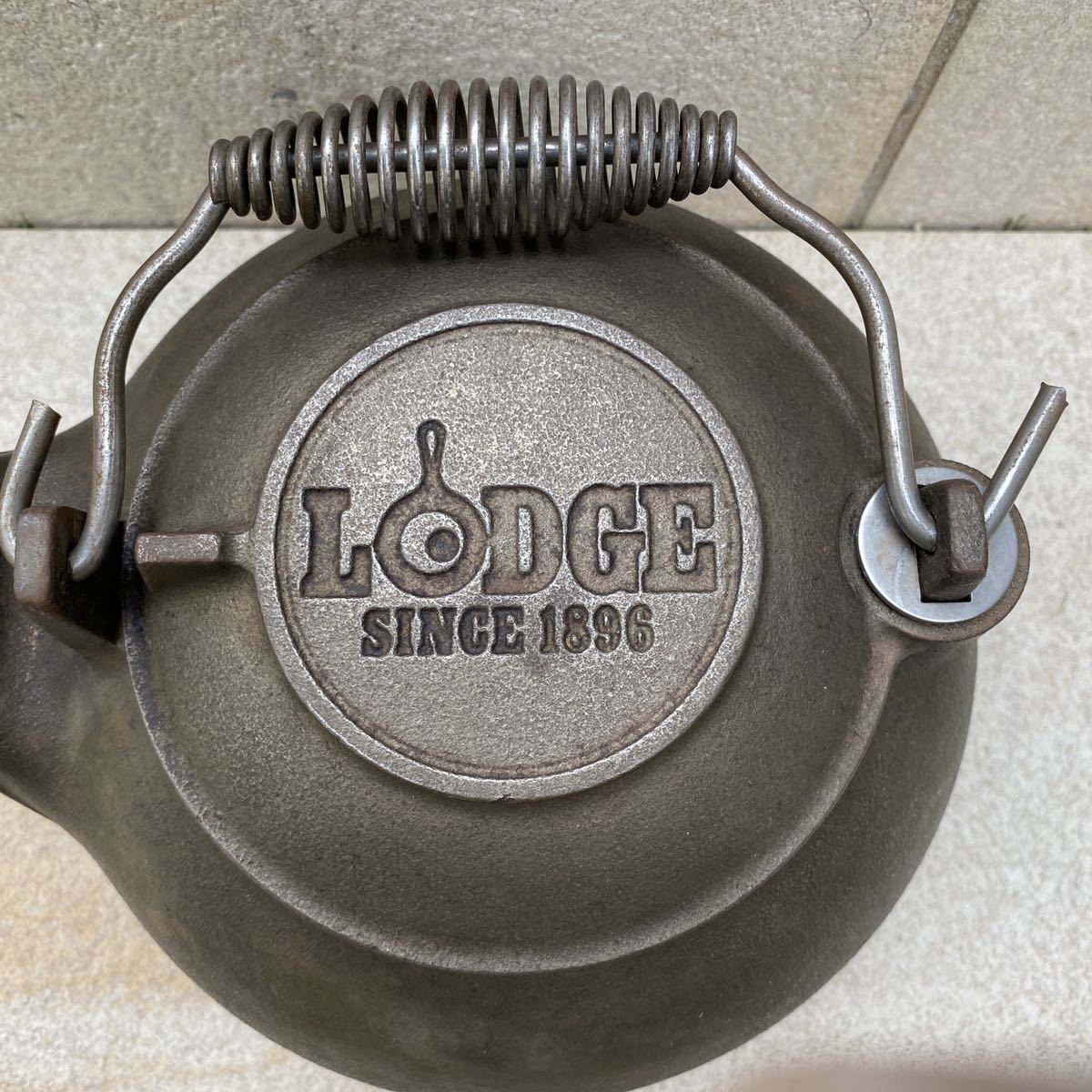 美品 LODGE ロッジ ケトル 2TK2 鋳鉄 薪ストーブ Cast Iron Tea Kettle 暖炉 焚火 /【Buyee