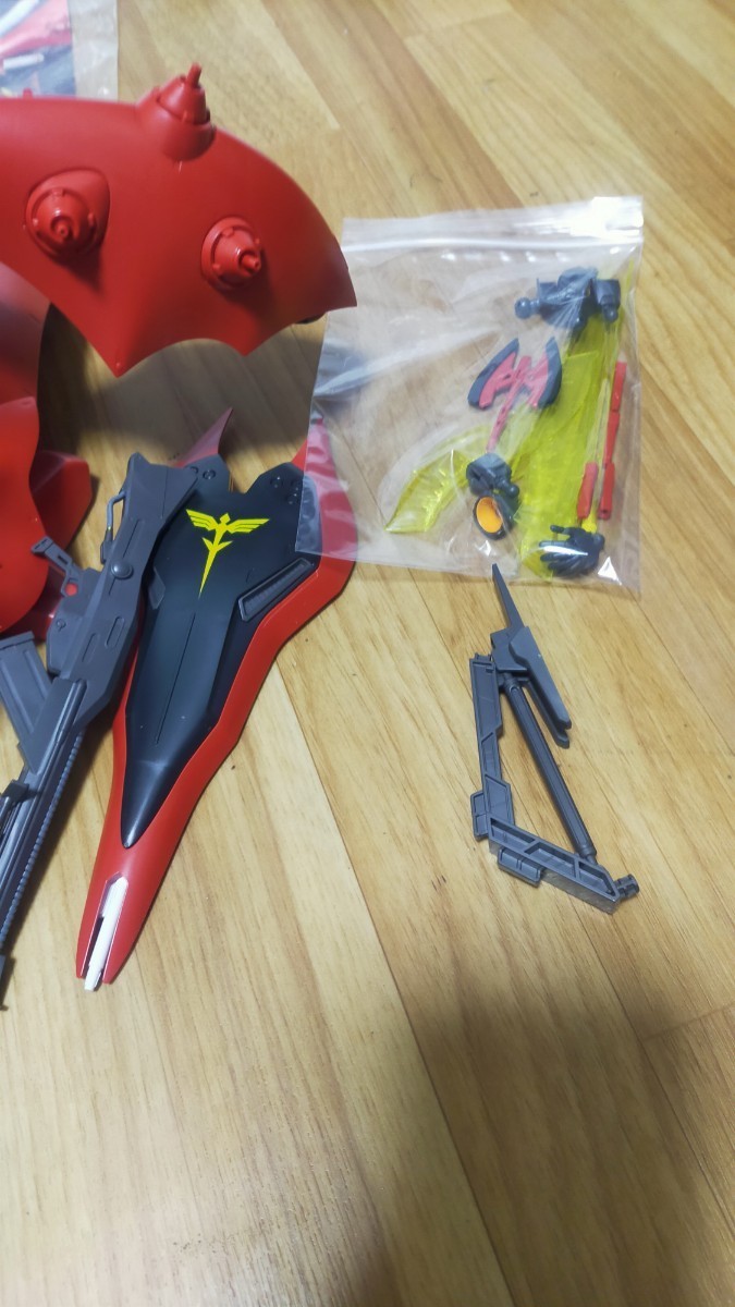 バンダイ ガンプラ 完成品 1/100 MG サザビー ver.ka MG νガンダム ver