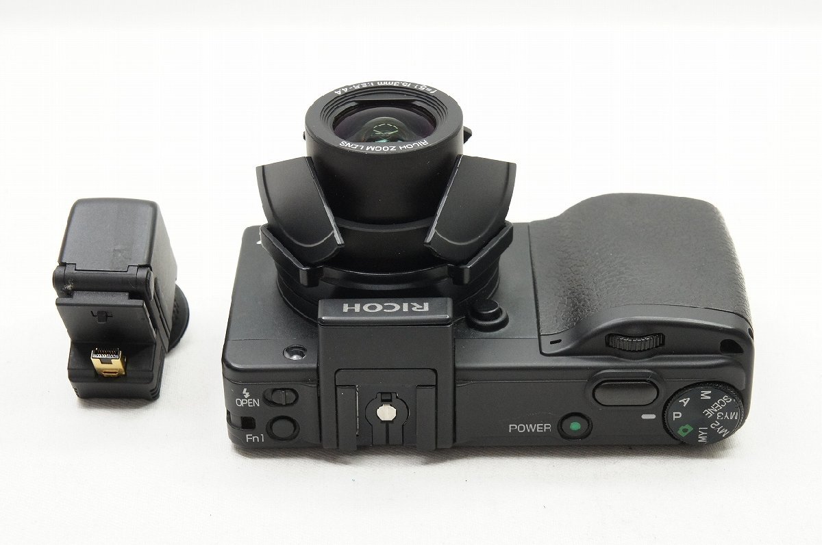 RICOH リコー GX200 カメラとデジタルファインダー