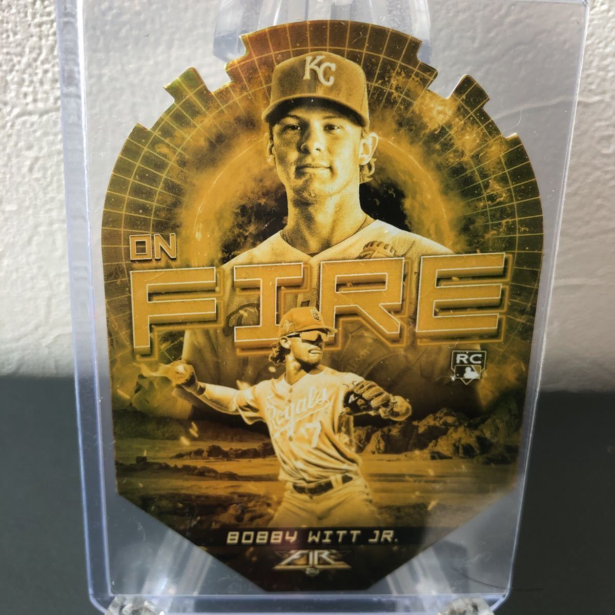 2022 TOPPS ON FIRE BOBBY WITT JR ルーキーカード ダイカット