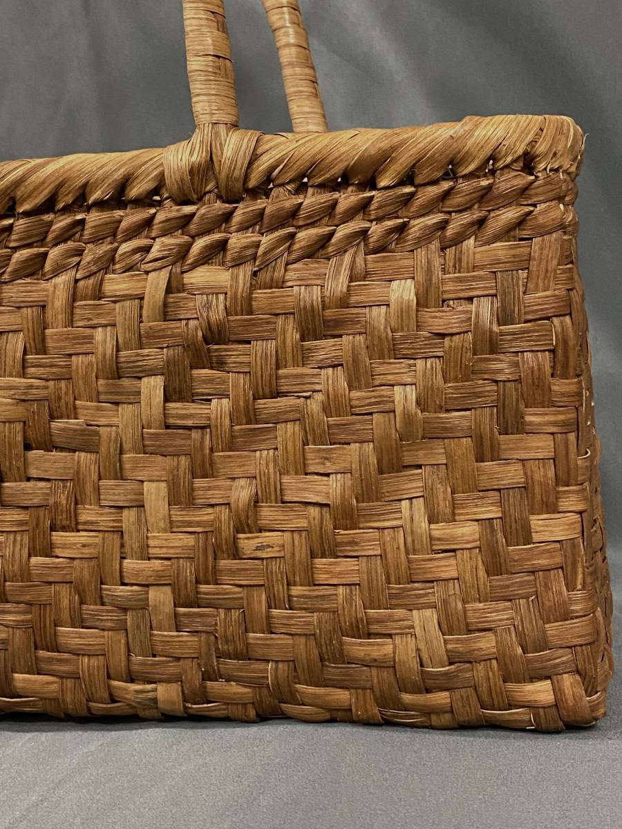 白川郷　国産蔓使用　匠の技　職人手編み　網代編み　山葡萄籠バッグ　リング取手