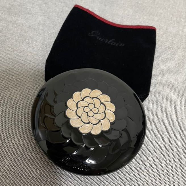 GUERLAIN メテオリット ヴォワイヤージュ ウーロン(プレストパウダー