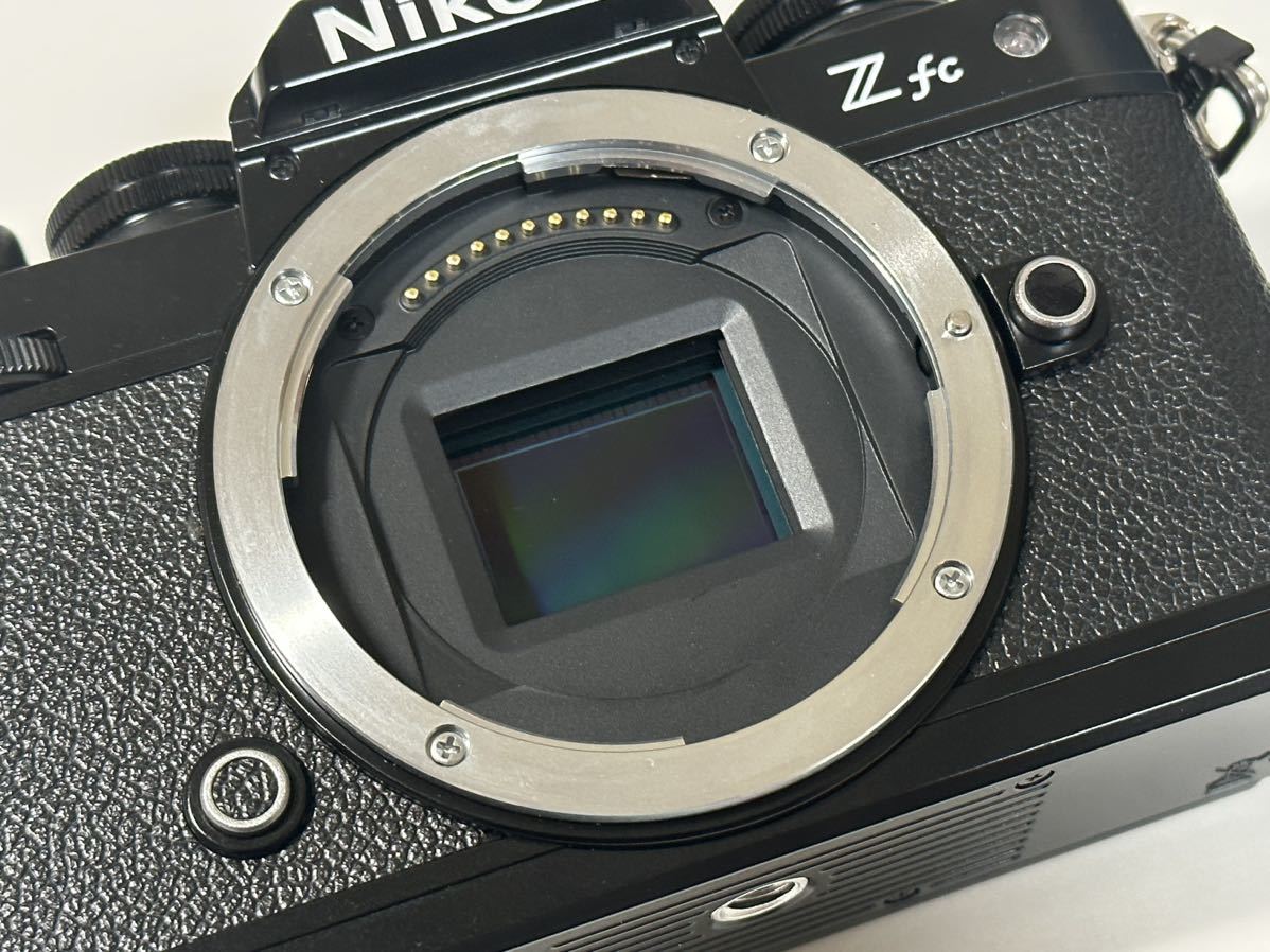 Nikon (ニコン)Zfc 16-50 キット ブラック 純正レンズフード付き