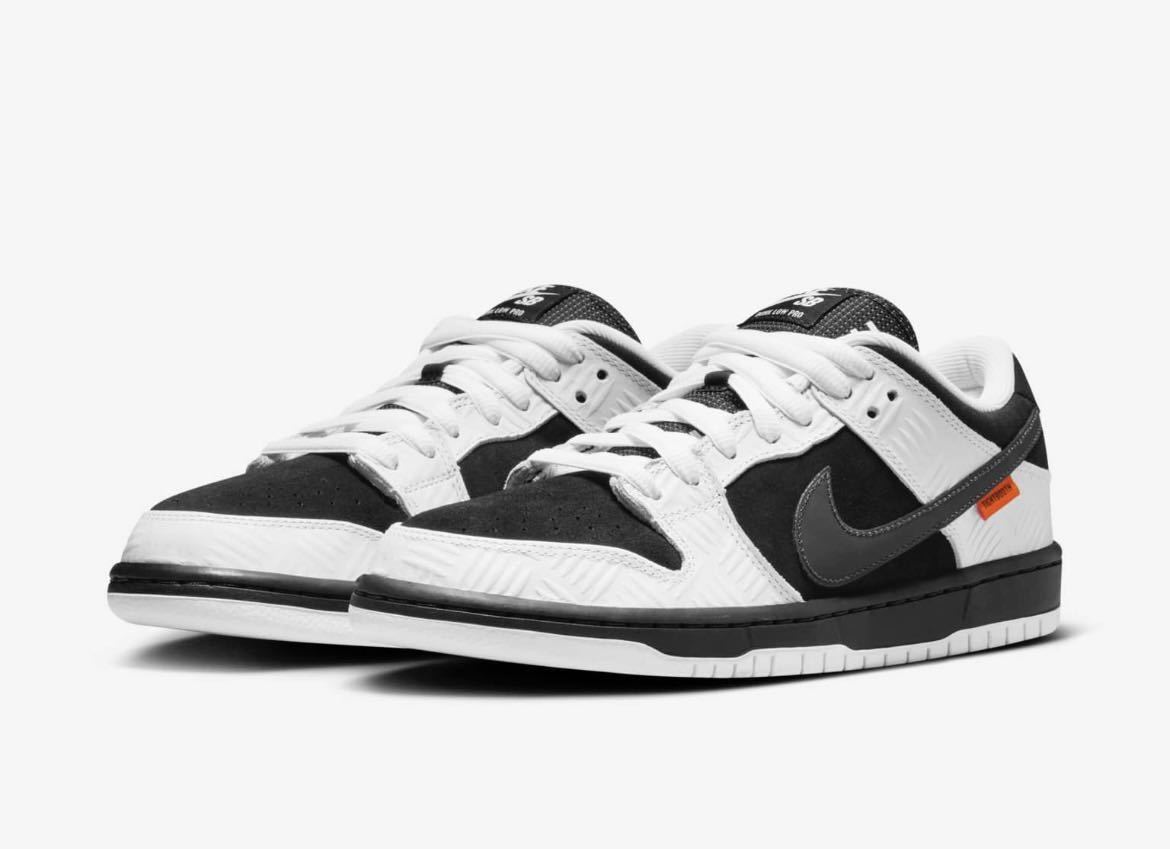 TIGHTBOOTH × SB DUNK LOW PRO BLACK AND WHITE FD2629-100 （ホワイト