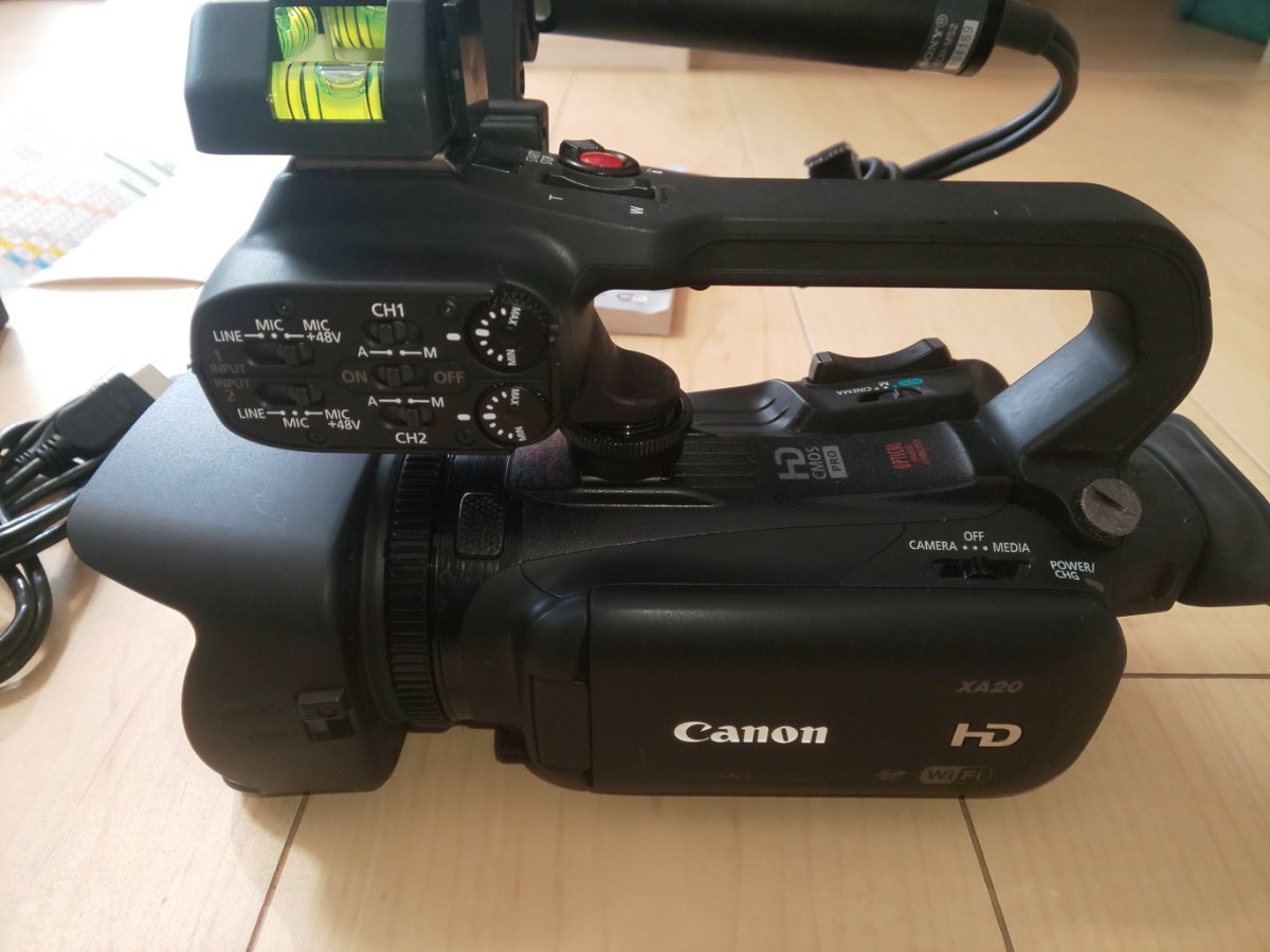 Canon XA20 ハンドル・マイク付 - ビデオカメラ