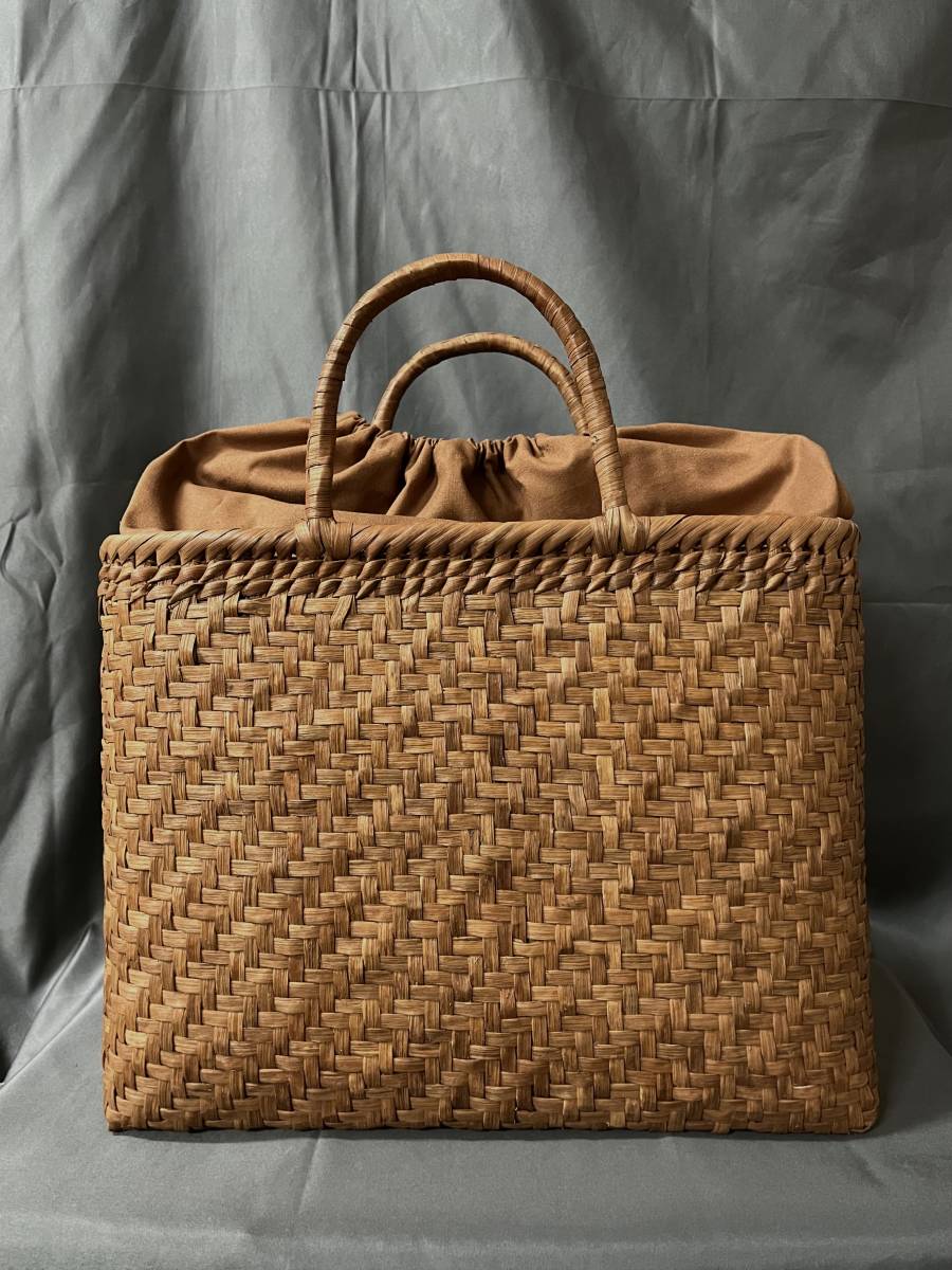 サイズXL 匠の技　職人手編み 六角花編み 山葡萄カゴ バッグ