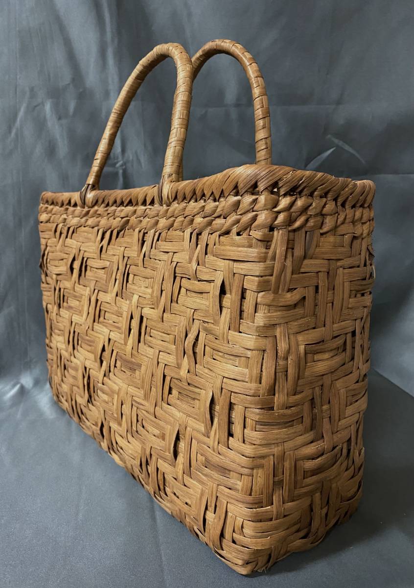 サイズ最高級品　国産蔓使用　サイズL 匠の技　職人手編み　連続網代編み　山葡萄籠バッグ
