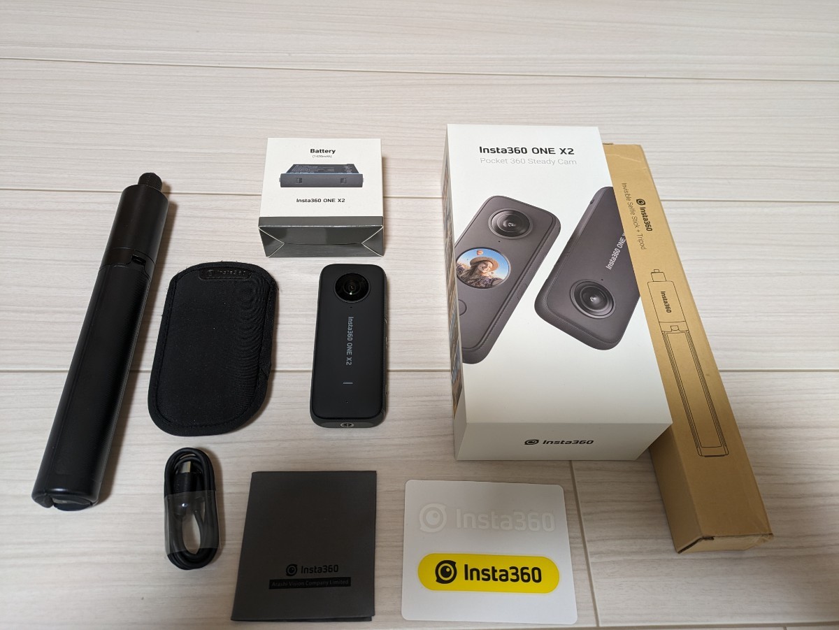 Insta360 ONE X2 本体 + 付属品セット(SDカード付き) - ビデオカメラ