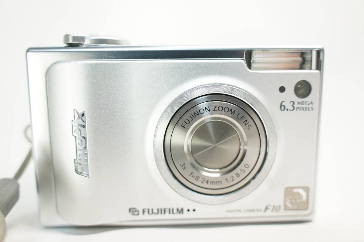 ☆実用美品☆FUJIFILM富士フィルム FinePix F10 デジカメ SUPER CCD