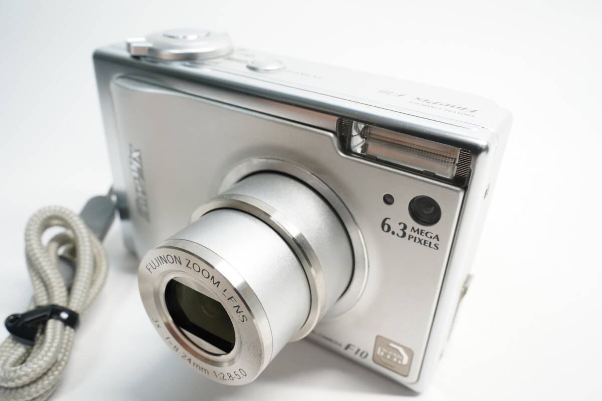 ☆実用美品☆FUJIFILM富士フィルム FinePix F10 デジカメ SUPER CCD