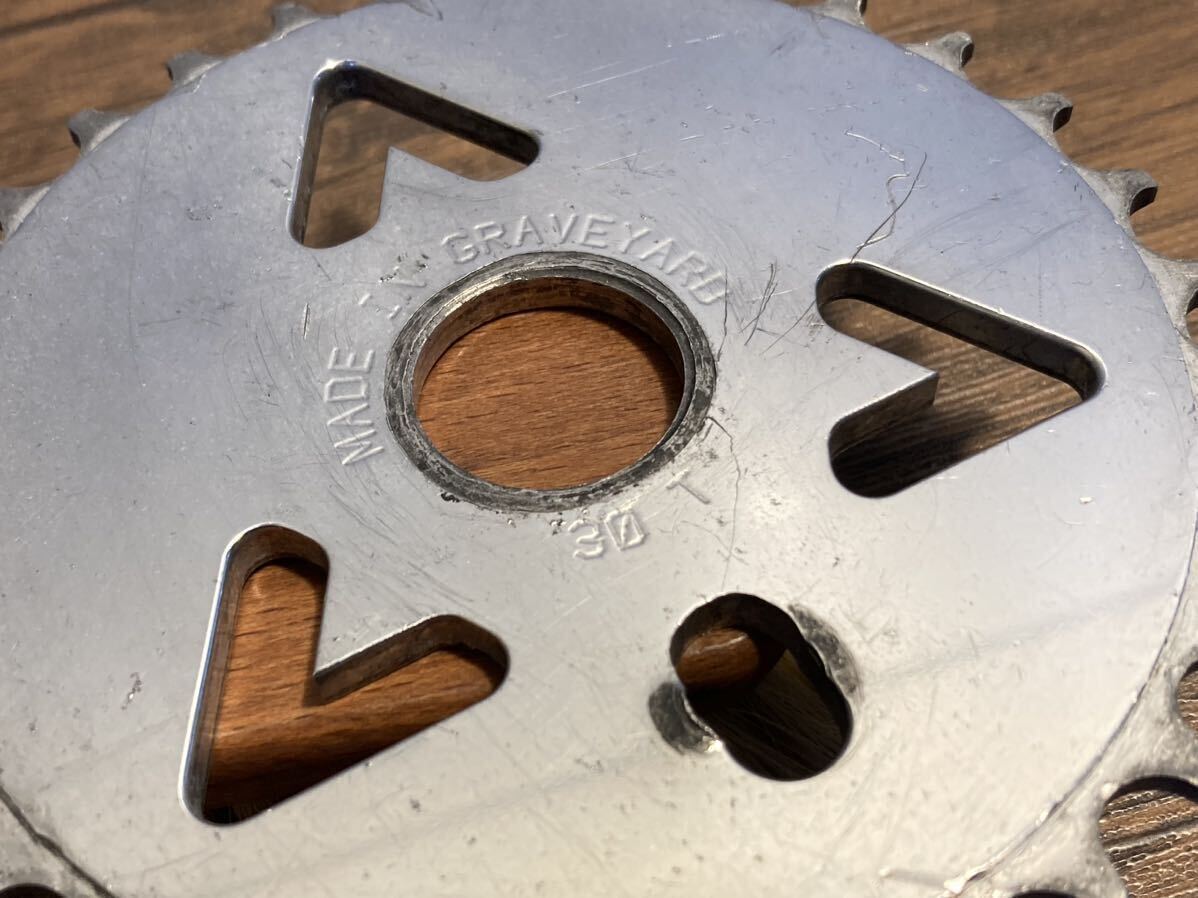 GRAVEYARDグレーブヤード スプロケット 30T BMX FLATLANDフラットランド CamAcuraカマクラquamen 希少