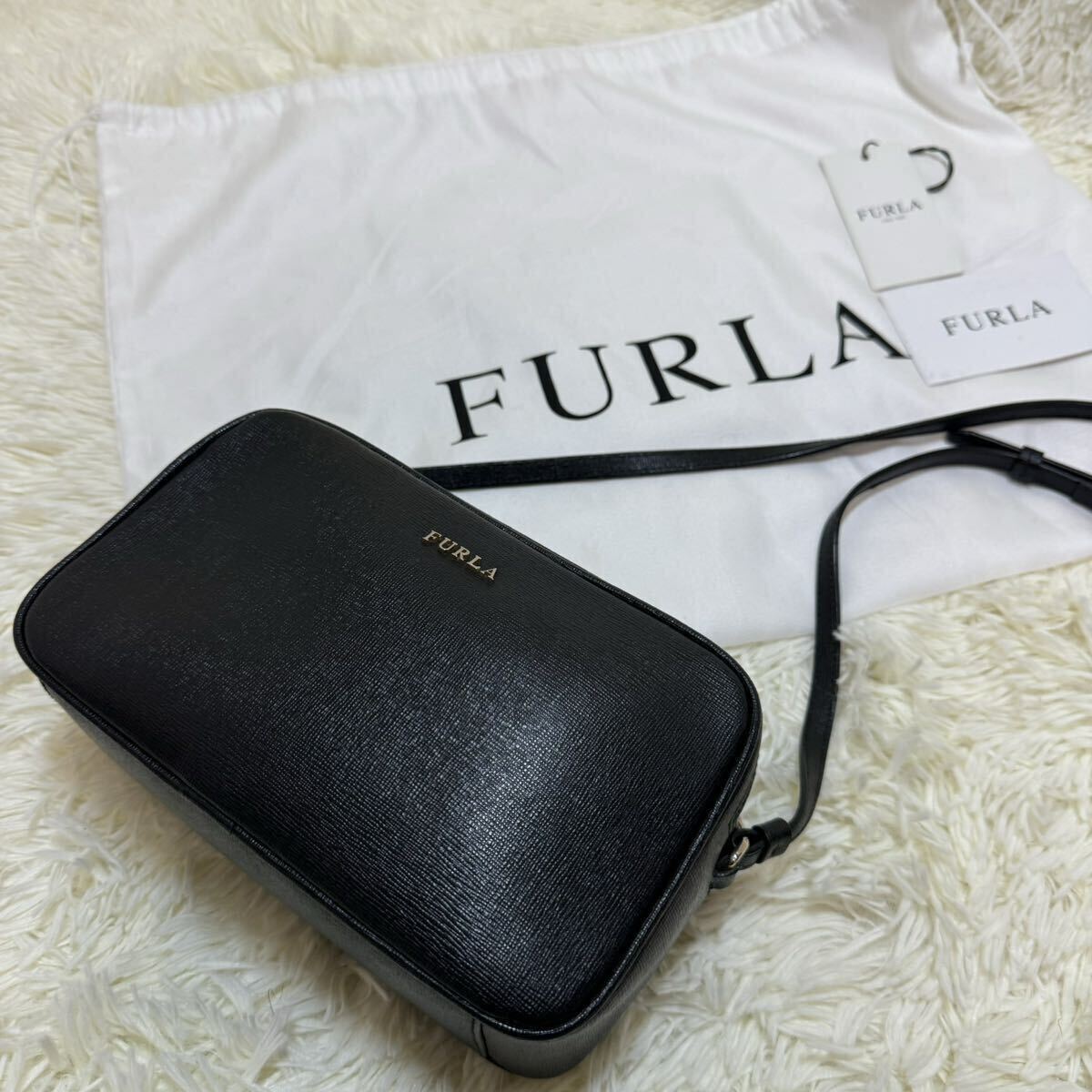 最適な材料 ✨️極美品✨️FURLA ☆ LILLI ポシェット サコッシュ