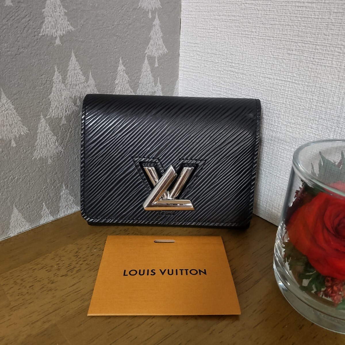 美品 ルイヴィトン LOUIS VUITTON ポルトフォイユ ツイスト コンパクト