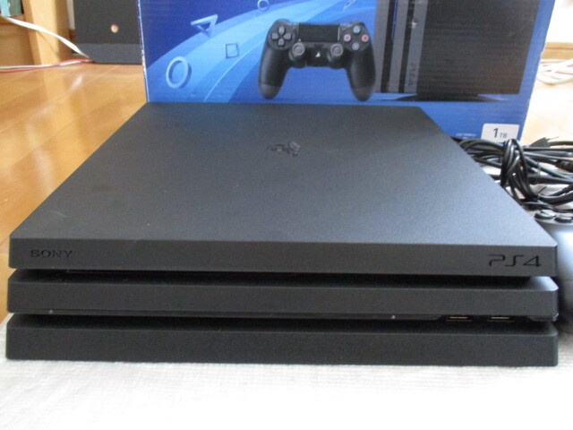 完品☆美品☆PS4 Pro☆PlayStation4 Pro☆ジェットブラック☆1TB☆CUH