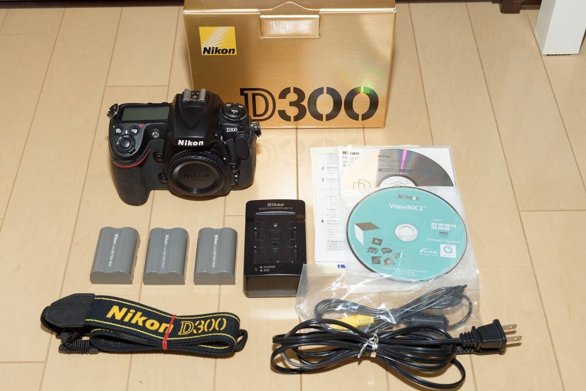 美品 Nikon D300 ボディ ショット数16929 純正バッテリー3個付き ...