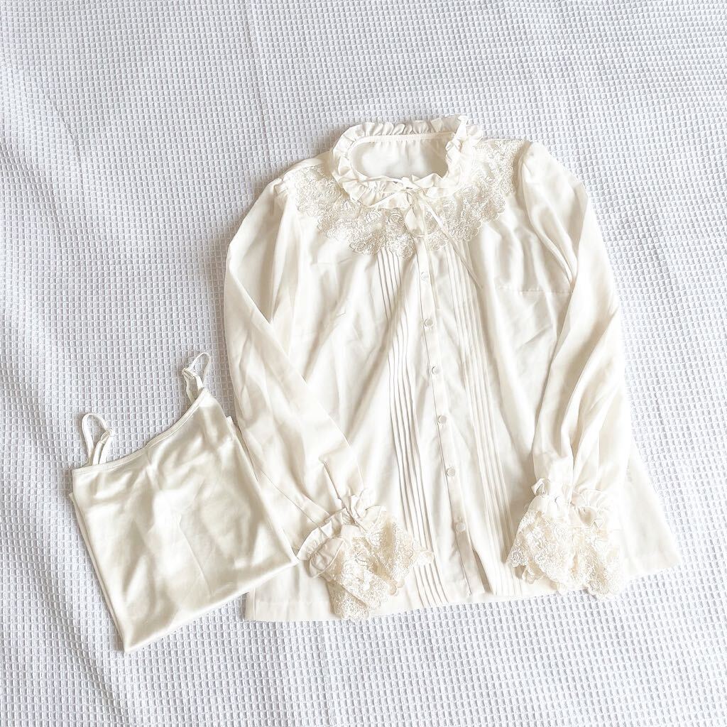 大人かわいいL'EST ROSEブラウス白ホワイト透け感 長袖シャツ シフォン フリル レース サテン リボンMサイズ2キャミソール2点セット