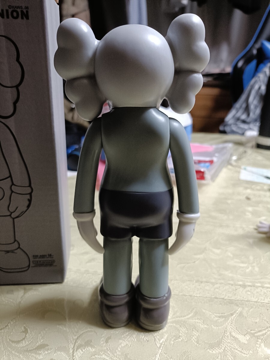 KAWS フィギュア /【Buyee】